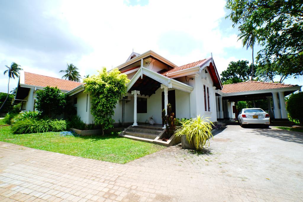 Hotel Lespri Grand Negombo Exterior foto