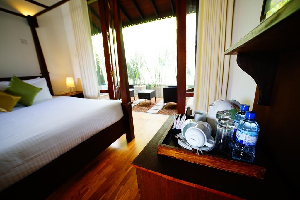 Hotel Lespri Grand Negombo Zimmer foto